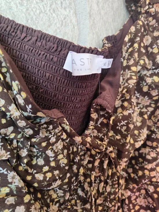 ASTR Floral Ruched Peplum Top XL - Picture 6 of 11